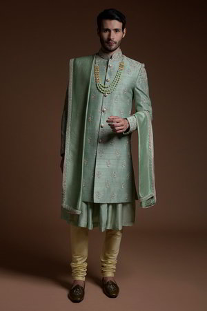 Зелёный индийский свадебный мужской костюм / шервани из хлопка с шёлком и шёлка-сырца, украшенный вышивкой