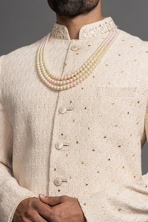 Персиковый индийский свадебный мужской костюм / шервани из креп-жоржета и шёлка, украшенный вышивкой