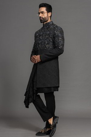 Серый шёлковый индийский свадебный мужской костюм / шервани