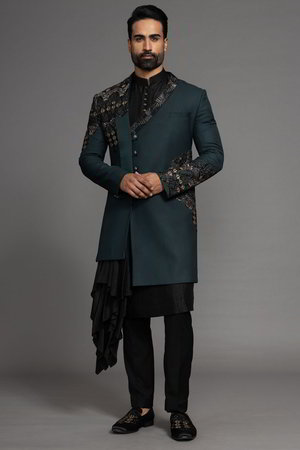 Зелёный шёлковый индийский свадебный мужской костюм / шервани