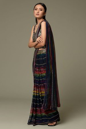 Серебристое индийское сари из креп-жоржета, украшенное вышивкой