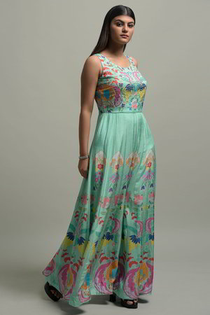 Зелёное платье / костюм из натурального шёлка без рукавов