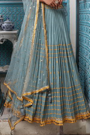 Жёлтый и синий индийский женский свадебный костюм лехенга (ленга) чоли из креп-шёлка без рукавов, украшенный вышивкой