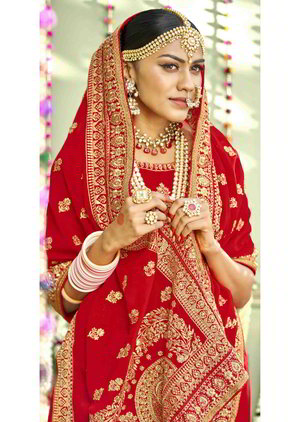 Красное свадебное индийское сари из шифона, украшенное вышивкой с золотистым люрексом