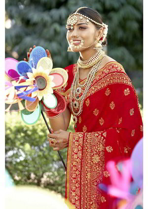 Красное с золотым свадебное индийское сари из шифона